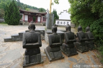 江西九江：岳飞母亲墓前五奸臣跪像被移除